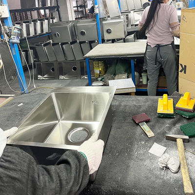 お買い得 自動生産ラインで手作りシンク製造が容易になった オンライン