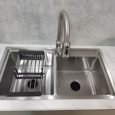 品質  Handmade Stainless Steel Kitchen Sink with Food Grade 304/316 Material and Cleaning-Cutting-Draining Integrated Design 工場