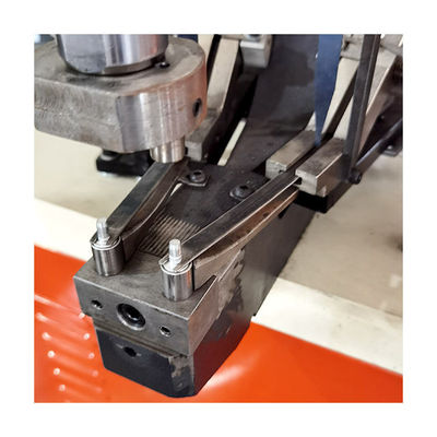 アルミニウム フライ パンの鍋の作成のためのサーボ自動Riveting機械
