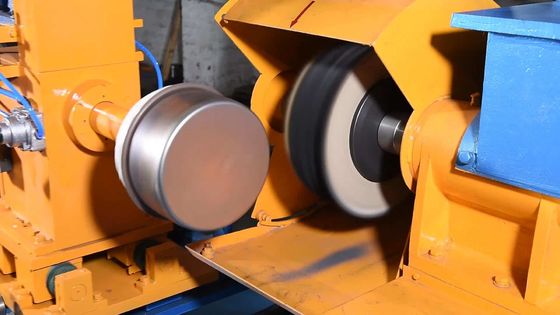 自動 CNC メタル炊飯器 アルミニウムステンレス鋼のパンのための砂磨機 磨きを作る機械