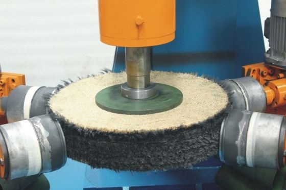 調理用器具の表面を磨く機械