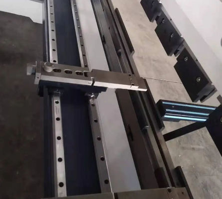 半自動 キッチンシンク プレート プレス ブレイク 液圧金属シート CNC 曲がり 機械