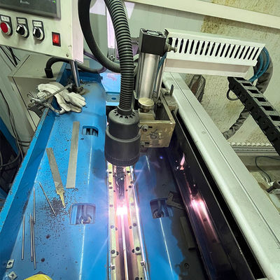 お買い得 MIG 溶接技術を使用する商業用手作りシンクのための堅固なステンレス鋼パネル溶接機 オンライン
