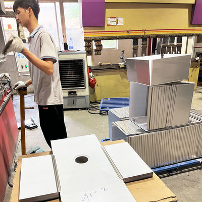 工業製造およびカスタムプロジェクトにおけるシンクのためのステンレス鋼板の折りたたみ機械