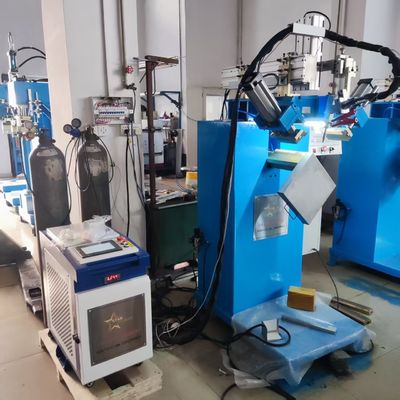 精密度効率は,ステンレス鋼のキッチンシンク盆 R コーナーのための丸いコーナー CNC 溶接機と組み合わせた