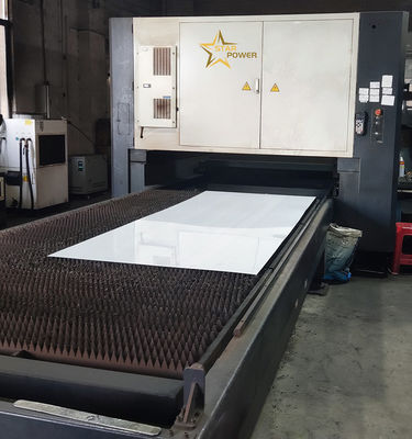自動ステンレス鋼の手洗浄 製造に特化した CNC メタルレーザー切断機