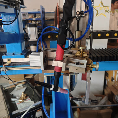 キッチン用品と器具の溶接のための高度なCNC制御システムを持つカスタマイズされたキッチンシンク平面溶接機