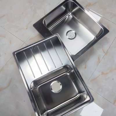 304ステンレス鋼製ダブルボウルキッチンシンク、水切り付き