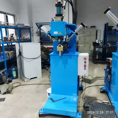 30MPa 油圧式キッチンシンク溶接シームローリングマシン