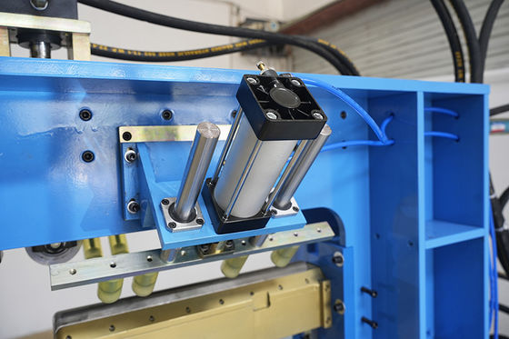 2.3KW 30MPa 0.5-1.0MPa PLC制御 高精度接合・角度プレス用キッチンシンクマシン