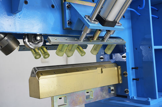 2.3KW 30MPa 0.5-1.0MPa PLC制御 高精度接合・角度プレス用キッチンシンクマシン