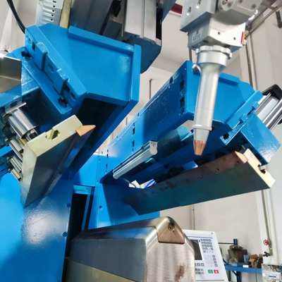 4コーナーシームレスコーナー丸め溶接機、ステンレス鋼のドアと窓枠用、調整可能な半径R1-R10mm、同期溶接とシームレスジョイントを特徴